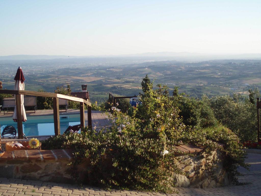 Casa Vacanze La Porta Vinci Exterior foto